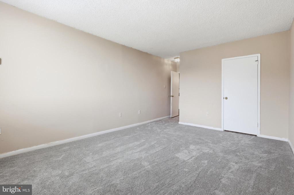 3701 S GEORGE MASON DRIVE Unit: 2416N