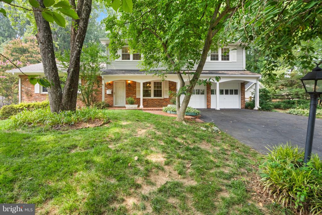 8104 CHIVALRY ROAD