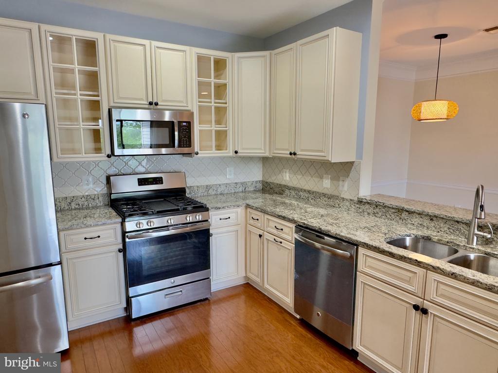 6553 GRANGE LANE Unit: 203