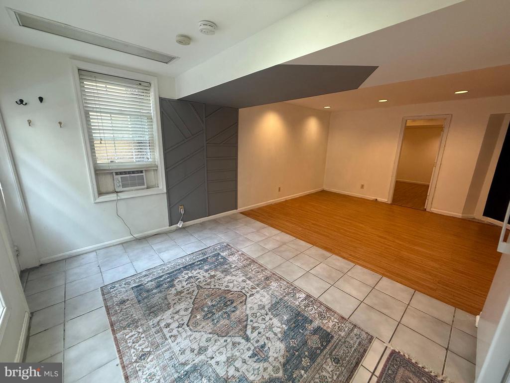 2218 CENTRAL AVENUE Unit: BASEMENT
