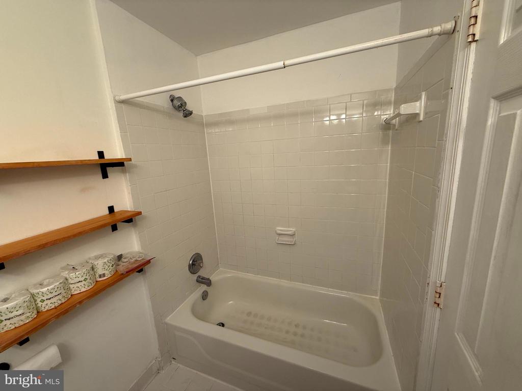 2218 CENTRAL AVENUE Unit: BASEMENT