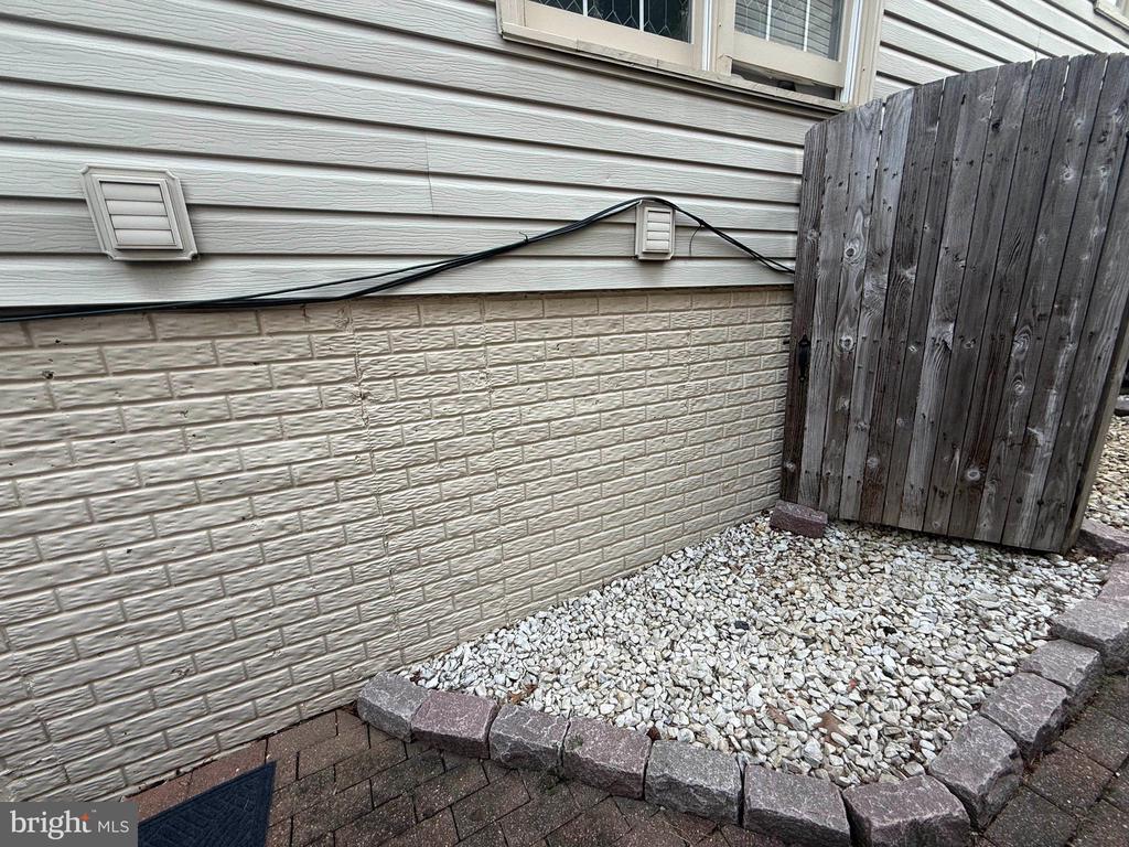 2218 CENTRAL AVENUE Unit: BASEMENT