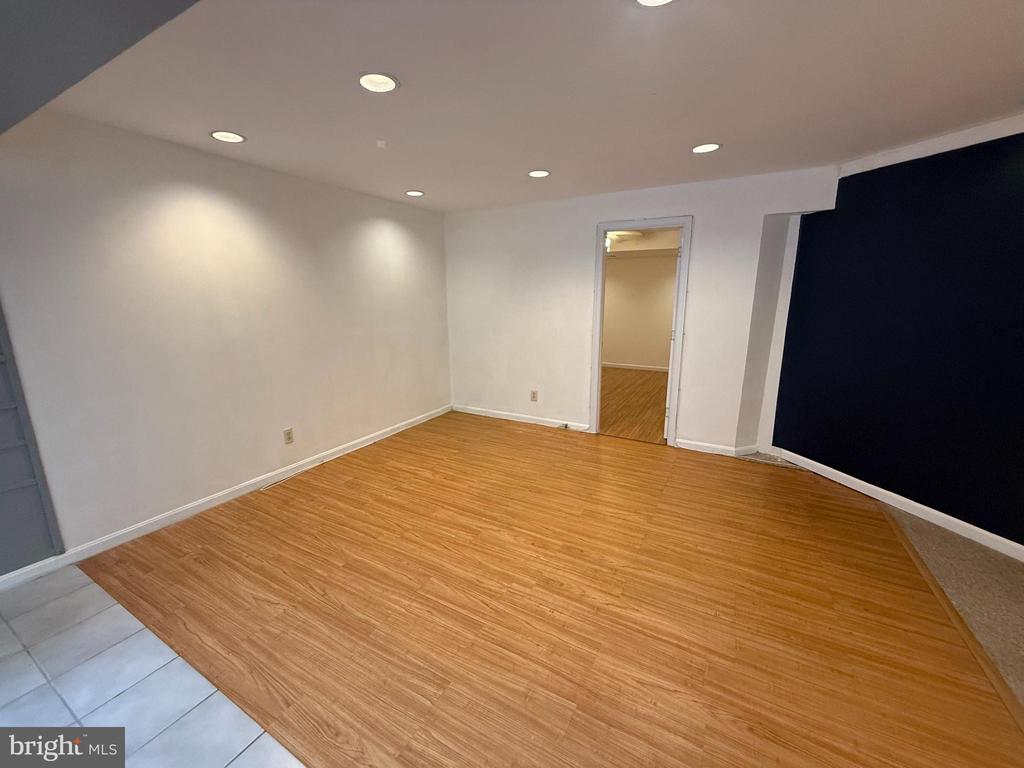 2218 CENTRAL AVENUE Unit: BASEMENT