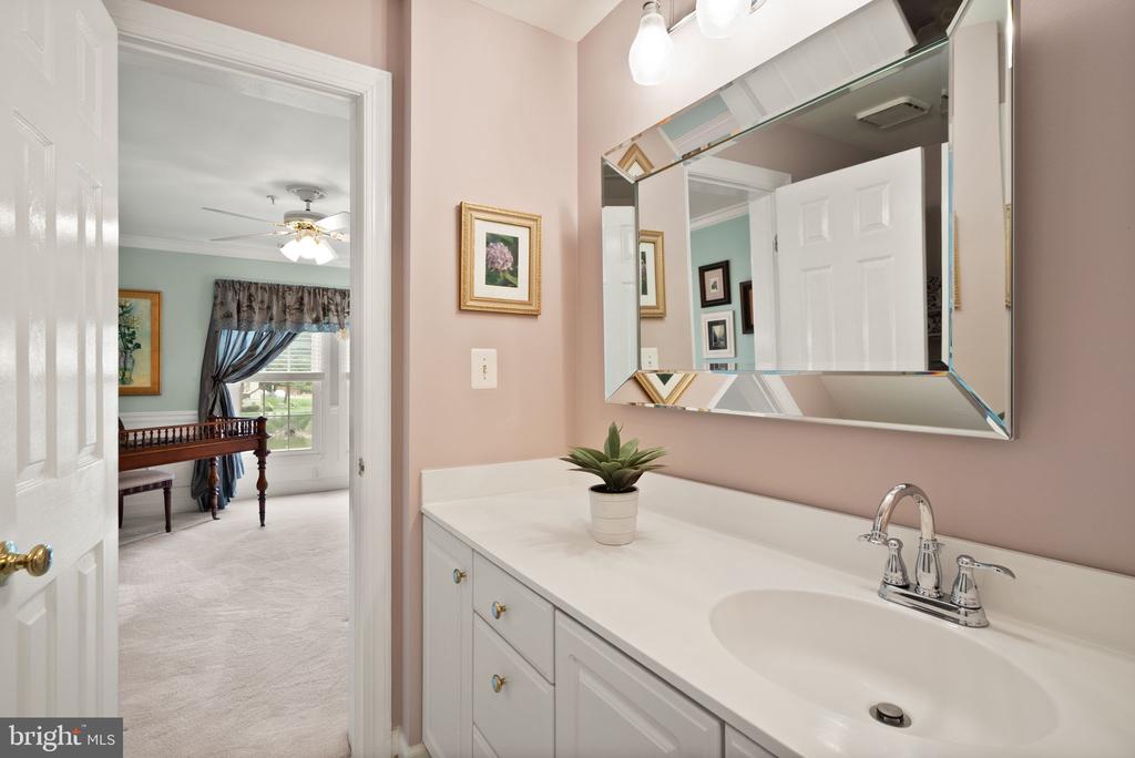 12205 FAIRFIELD HOUSE DRIVE Unit: 604B