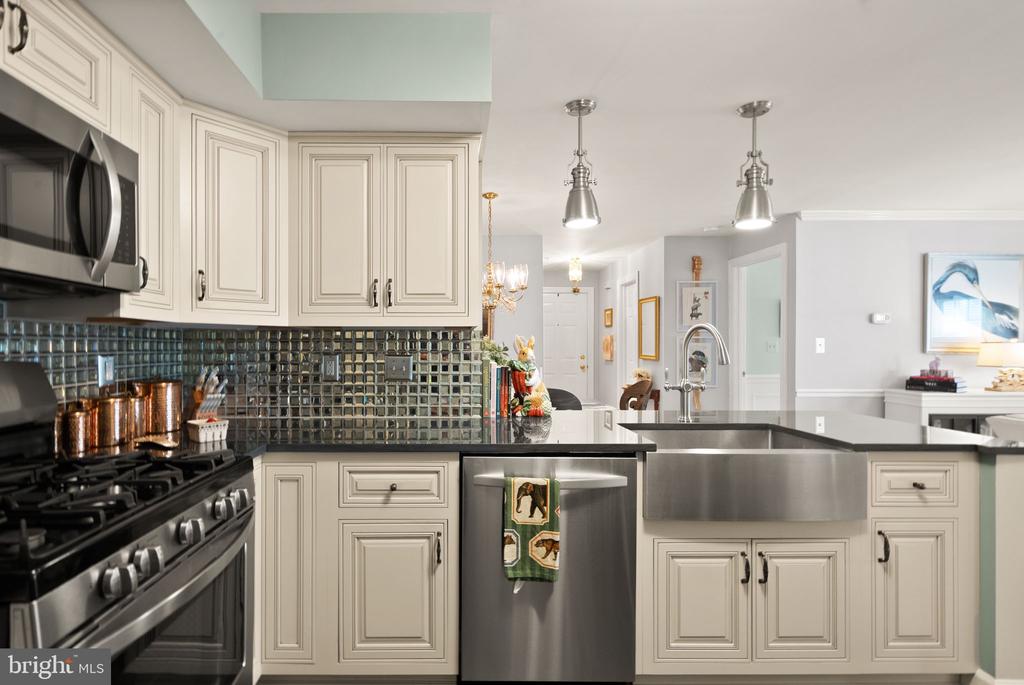 12205 FAIRFIELD HOUSE DRIVE Unit: 604B