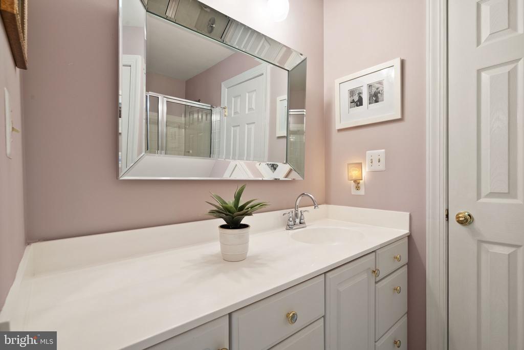 12205 FAIRFIELD HOUSE DRIVE Unit: 604B