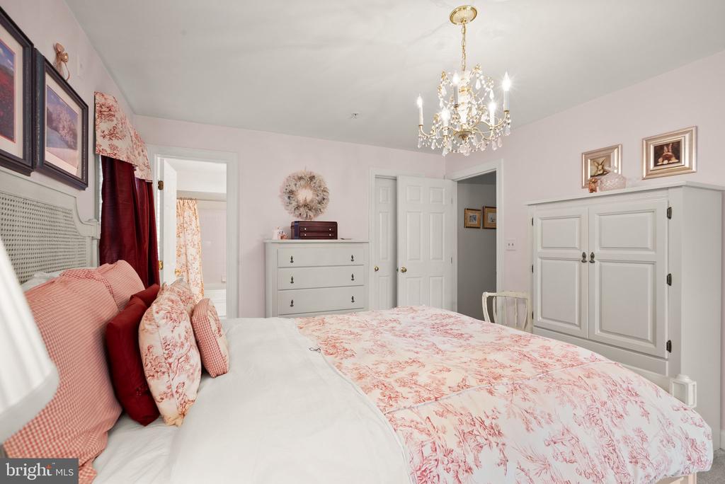12205 FAIRFIELD HOUSE DRIVE Unit: 604B