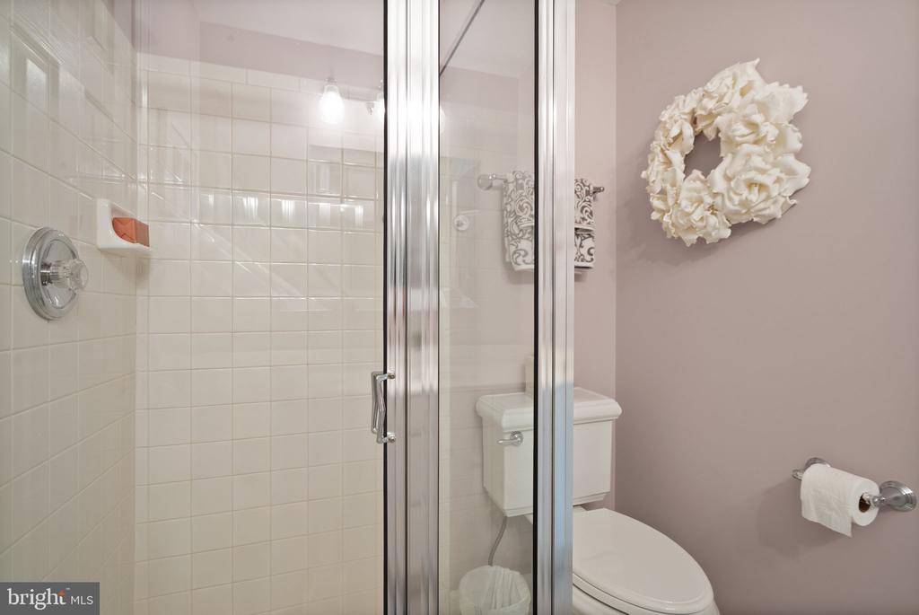 12205 FAIRFIELD HOUSE DRIVE Unit: 604B