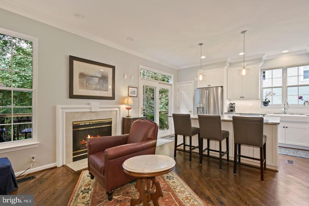 1215 WILD HAWTHORN WAY