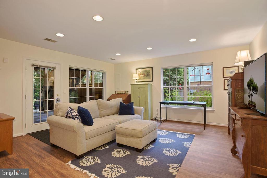 1215 WILD HAWTHORN WAY