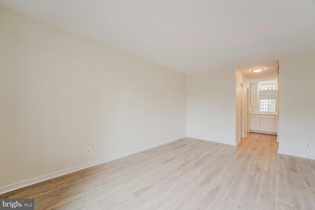8340 GREENSBORO DRIVE Unit: 225