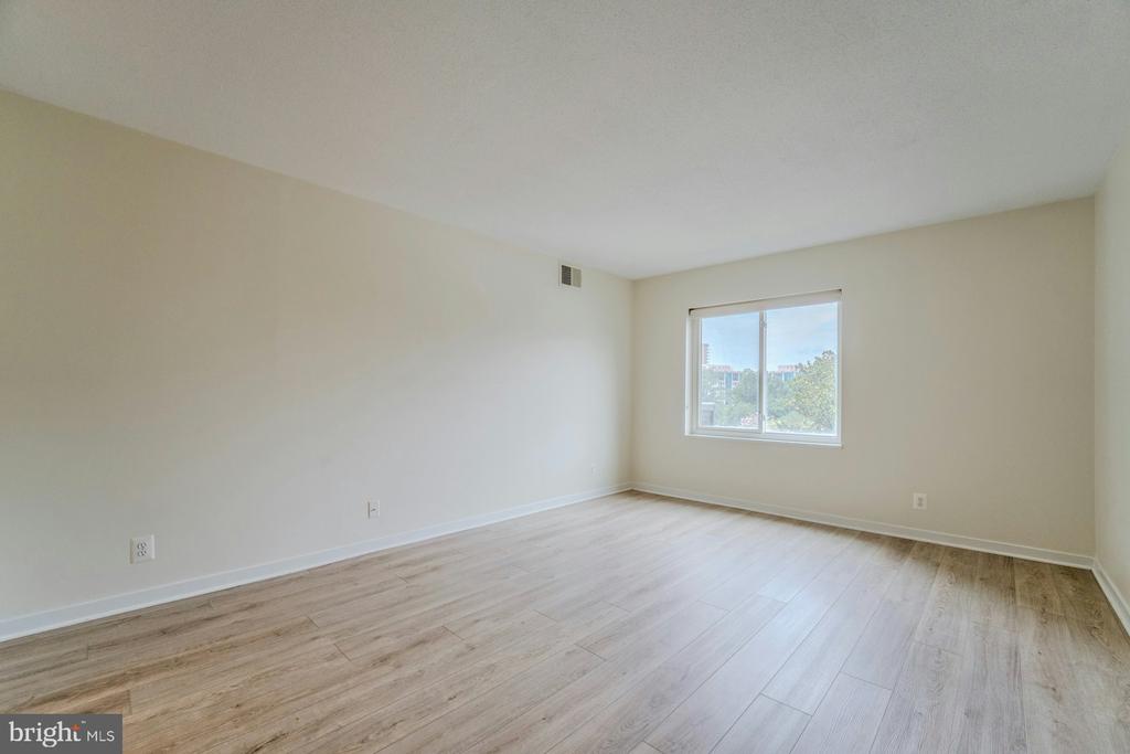 8340 GREENSBORO DRIVE Unit: 225