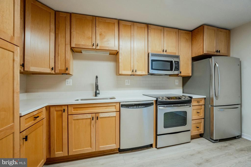 8340 GREENSBORO DRIVE Unit: 225