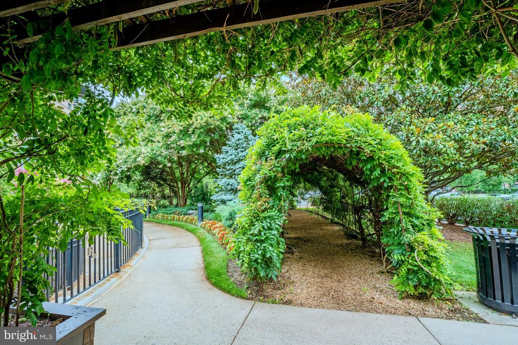 8340 GREENSBORO DRIVE Unit: 225
