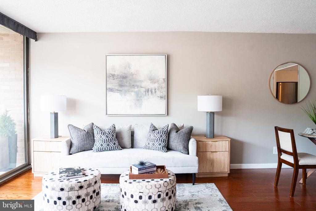 11400 WASHINGTON PLZ W Unit: 205