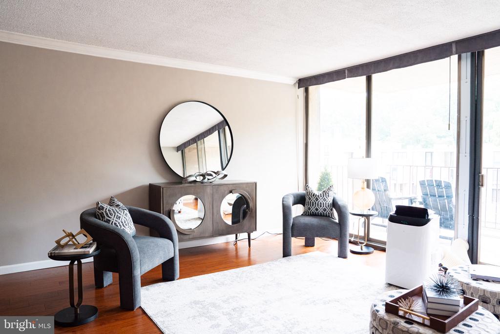 11400 WASHINGTON PLZ W Unit: 205