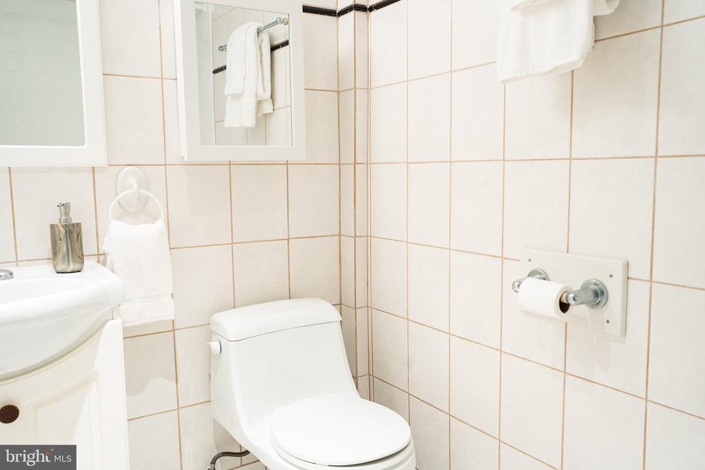 11400 WASHINGTON PLZ W Unit: 205