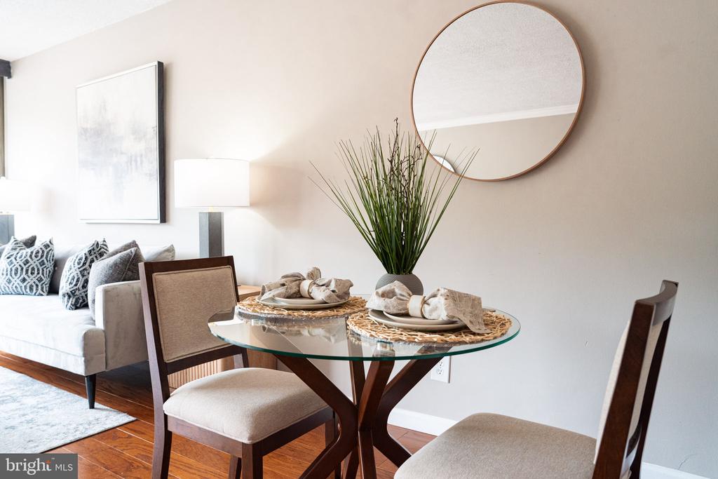 11400 WASHINGTON PLZ W Unit: 205