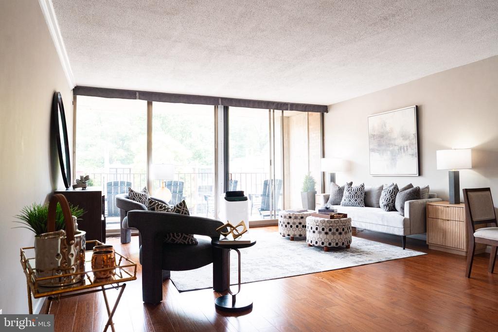 11400 WASHINGTON PLZ W Unit: 205