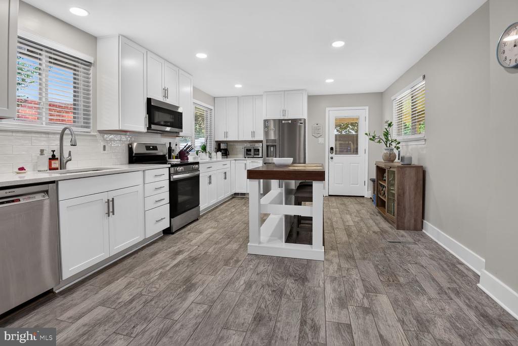 5010 GAINSBOROUGH DRIVE