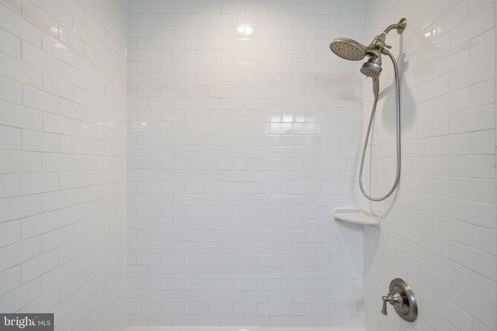 12087 EDGEMERE CIRCLE