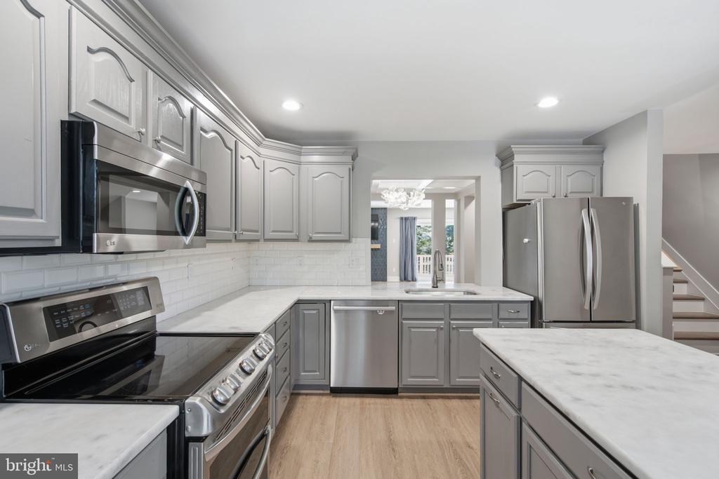 12087 EDGEMERE CIRCLE