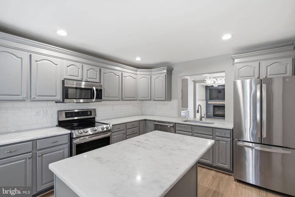 12087 EDGEMERE CIRCLE