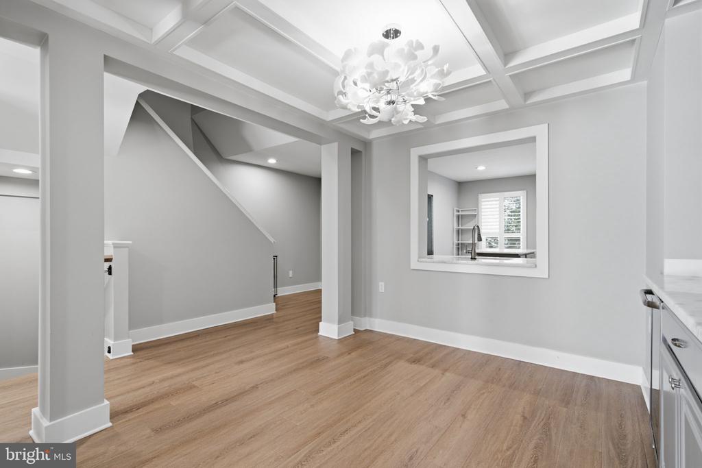 12087 EDGEMERE CIRCLE