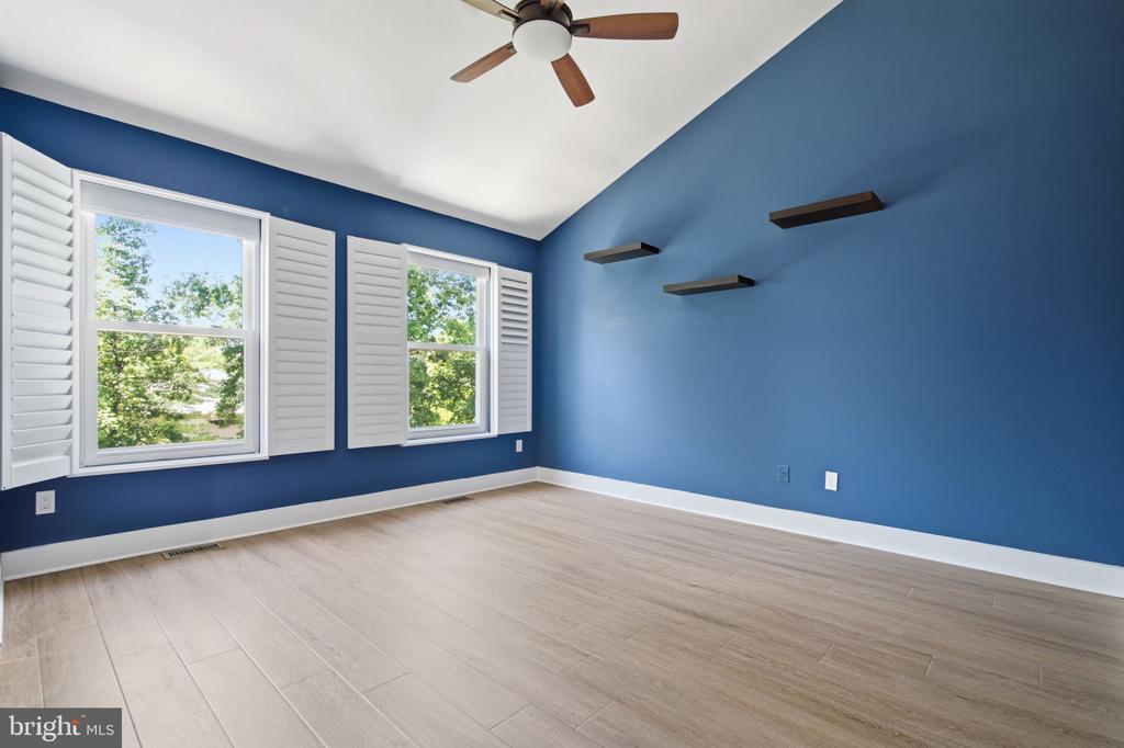 12087 EDGEMERE CIRCLE
