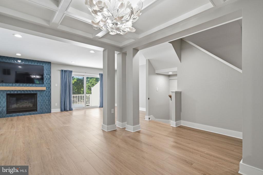 12087 EDGEMERE CIRCLE