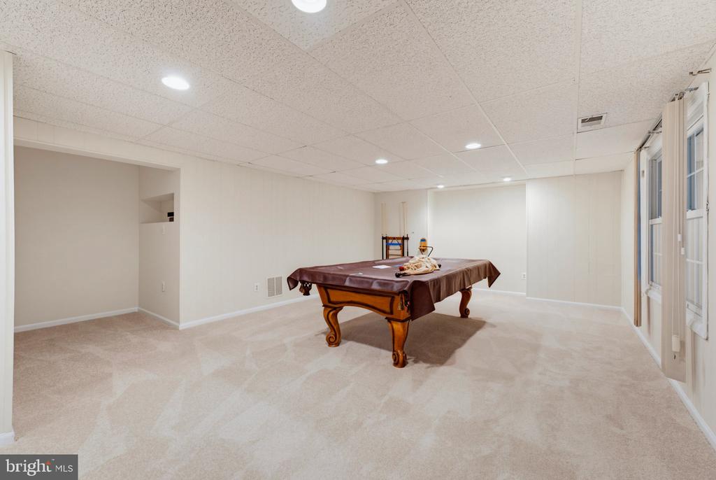 7827 BELLEFLOWER DRIVE