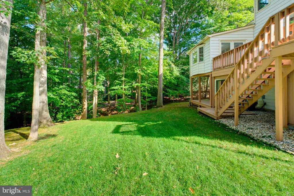 7827 BELLEFLOWER DRIVE