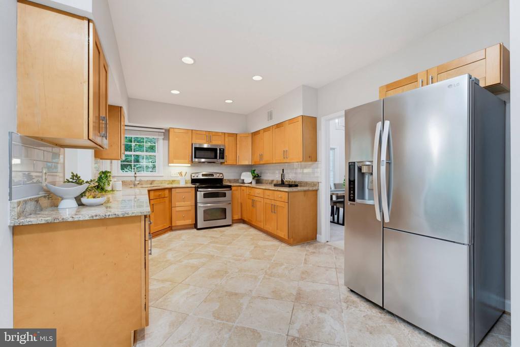 7827 BELLEFLOWER DRIVE