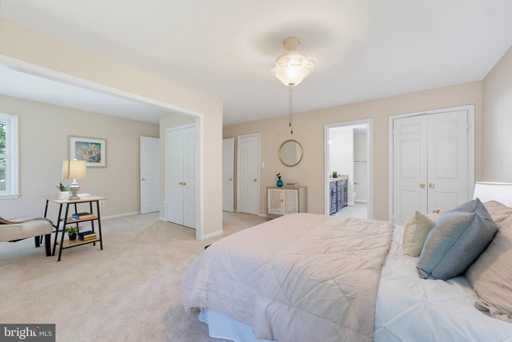 7827 BELLEFLOWER DRIVE