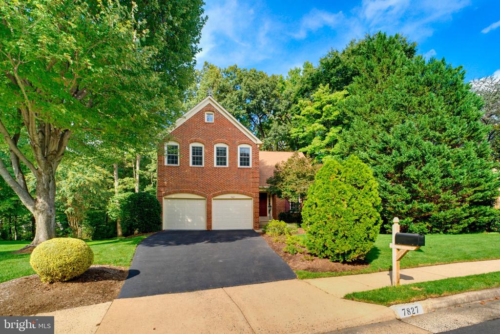 7827 BELLEFLOWER DRIVE
