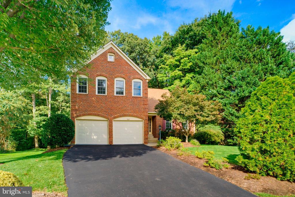 7827 BELLEFLOWER DRIVE