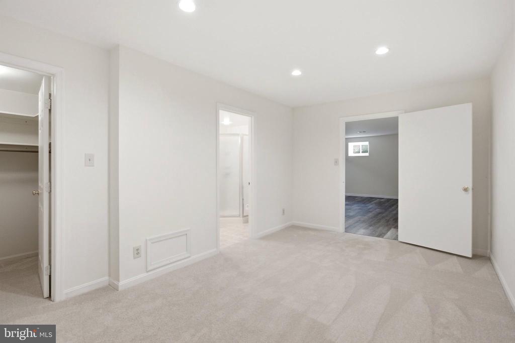 5218 PUMPHREY DRIVE