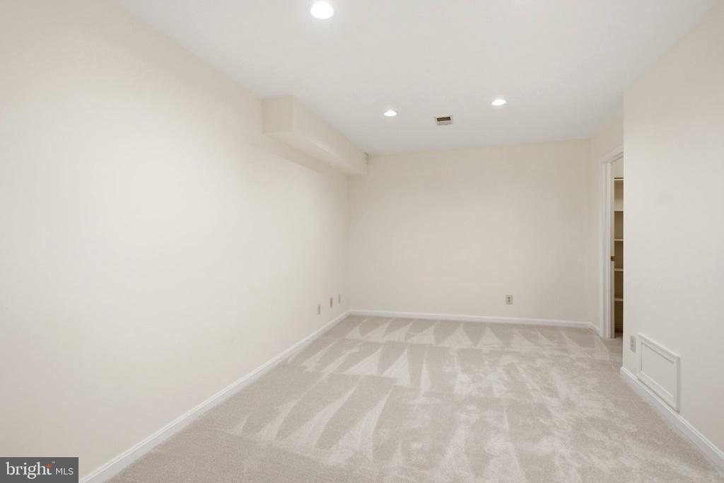 5218 PUMPHREY DRIVE