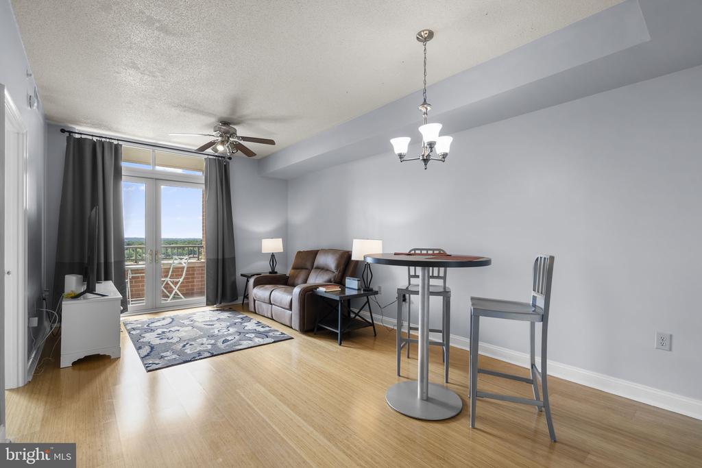 11760 SUNRISE VALLEY DRIVE Unit: 905