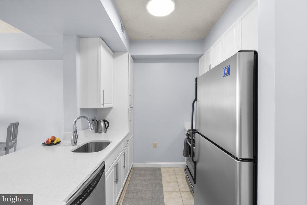 11760 SUNRISE VALLEY DRIVE Unit: 905