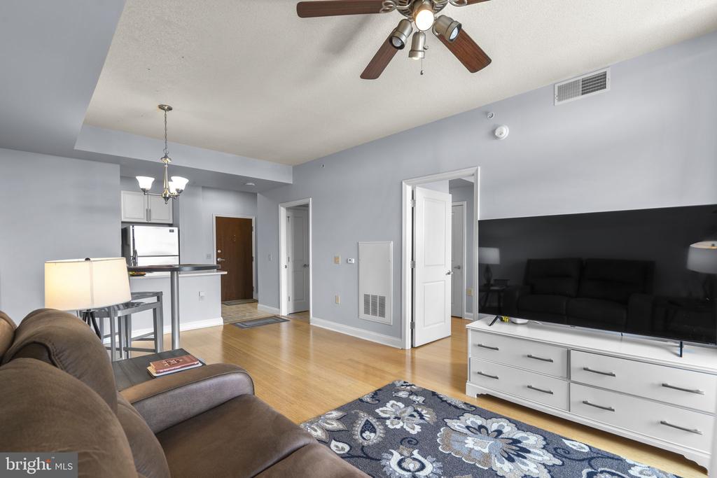 11760 SUNRISE VALLEY DRIVE Unit: 905
