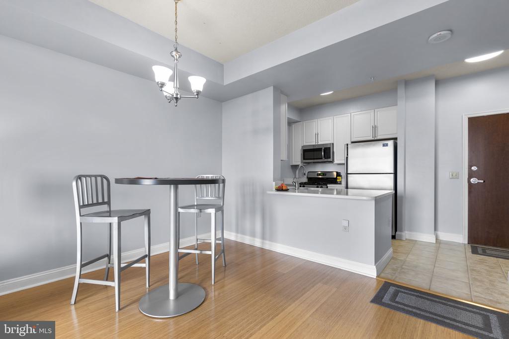 11760 SUNRISE VALLEY DRIVE Unit: 905