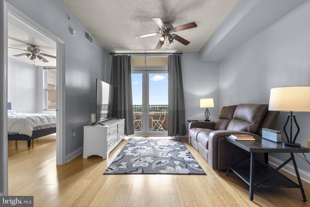 11760 SUNRISE VALLEY DRIVE Unit: 905