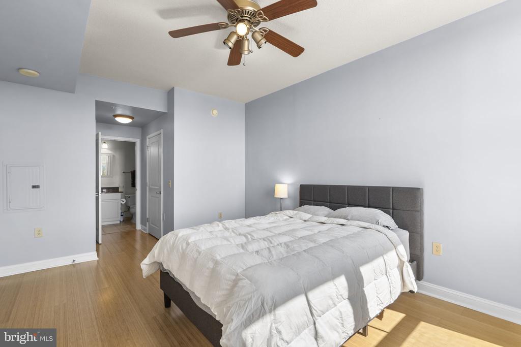 11760 SUNRISE VALLEY DRIVE Unit: 905