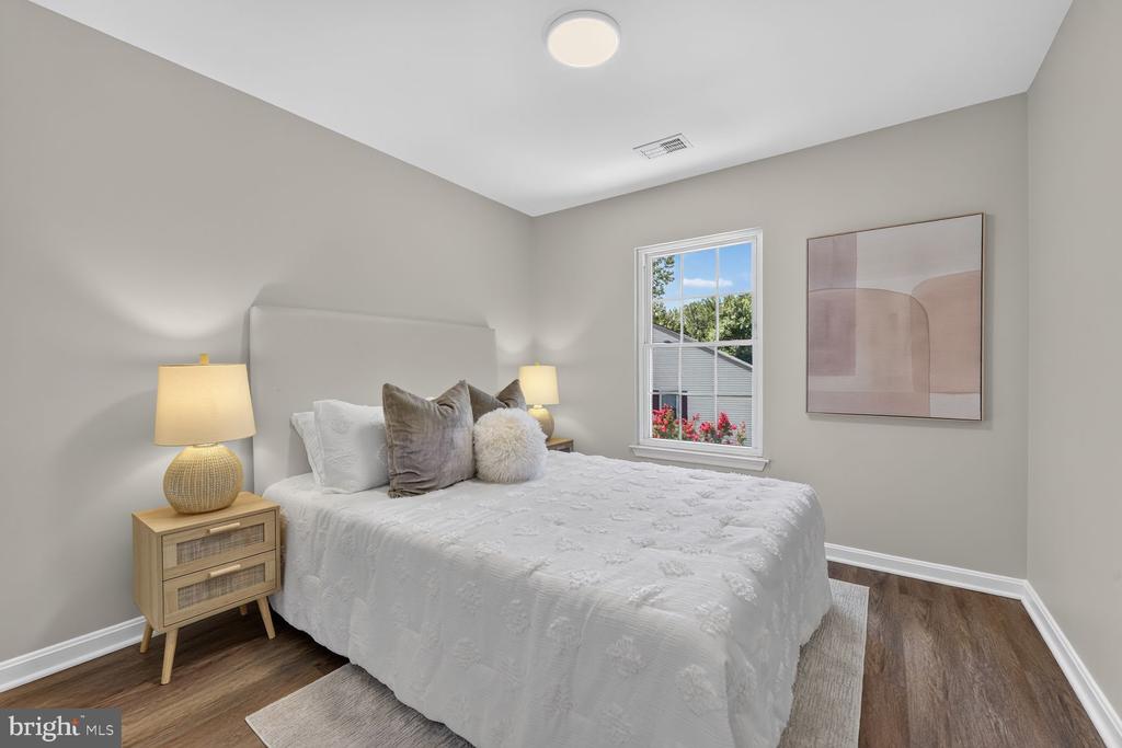 3926 COLLIS OAK COURT