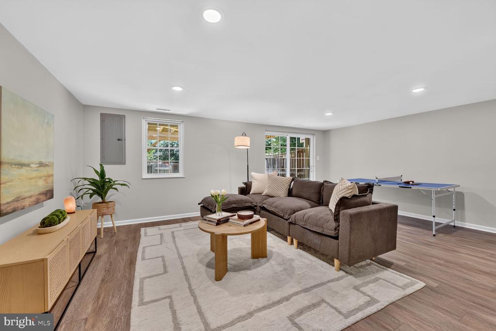 3926 COLLIS OAK COURT