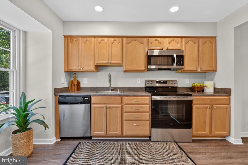 3926 COLLIS OAK COURT