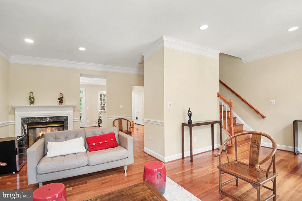 1305 SUNDIAL DRIVE