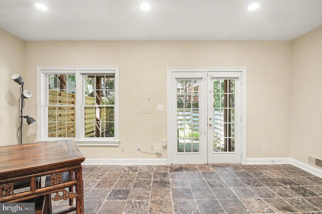 1305 SUNDIAL DRIVE