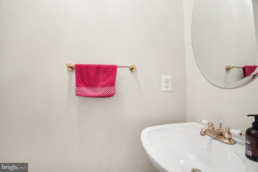 1305 SUNDIAL DRIVE